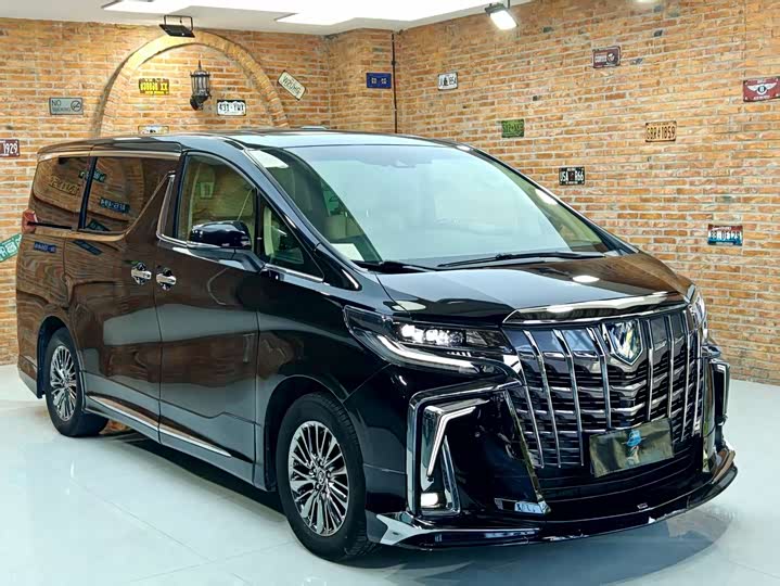 Фото 2 - Toyota Vellfire