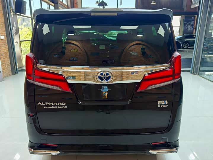 Фото 8 - Toyota Vellfire