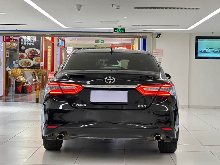 Фото 6 - Toyota Camry