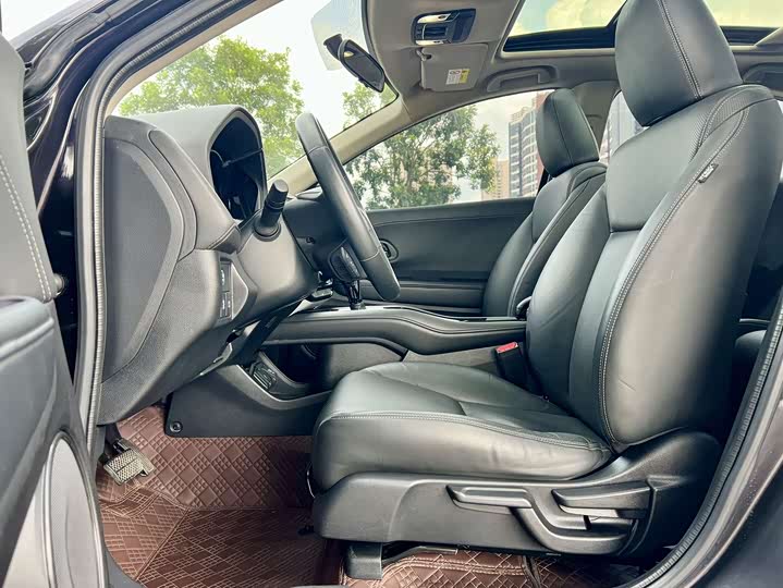 Фото 7 - Honda Vezel