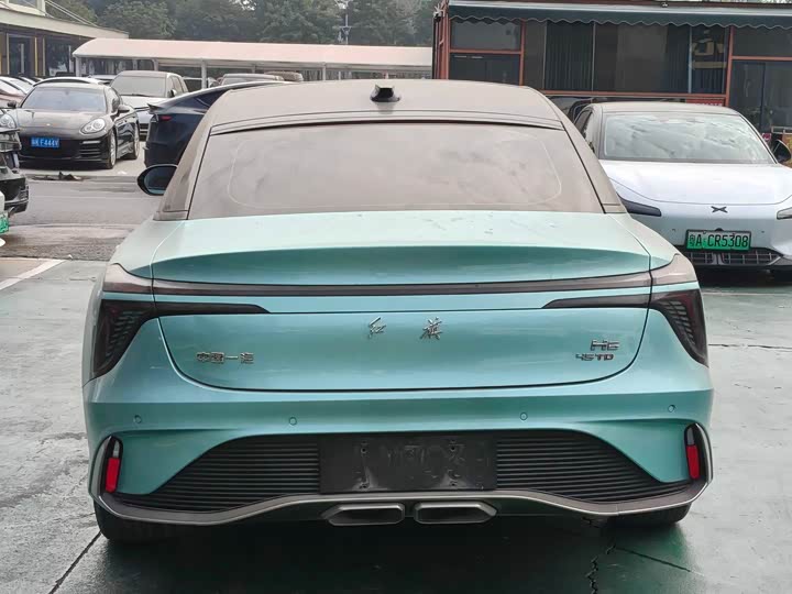 Фото 6 - Hongqi H6