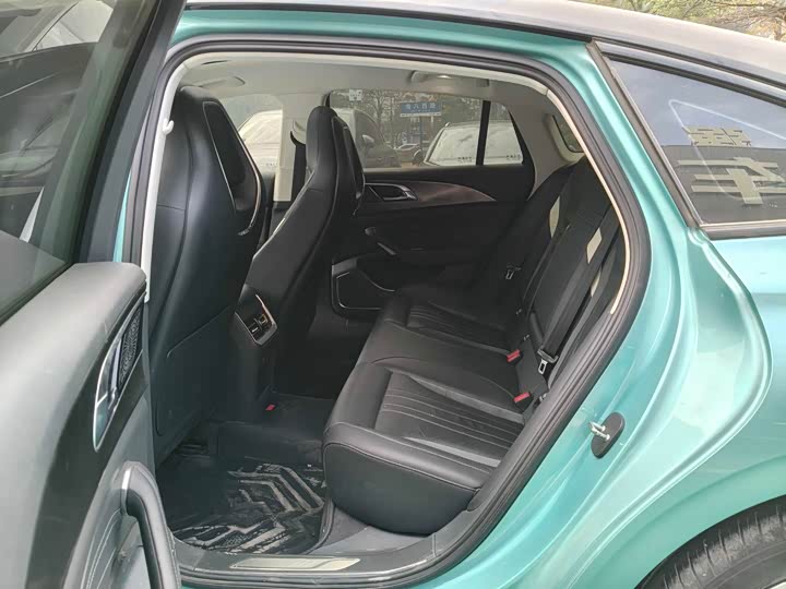 Фото 9 - Hongqi H6