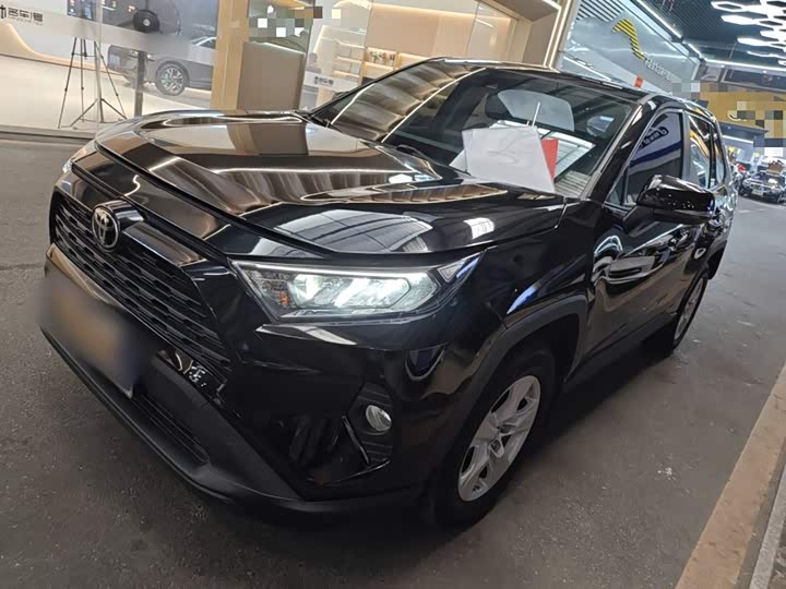 Фото 2 - Toyota RAV4