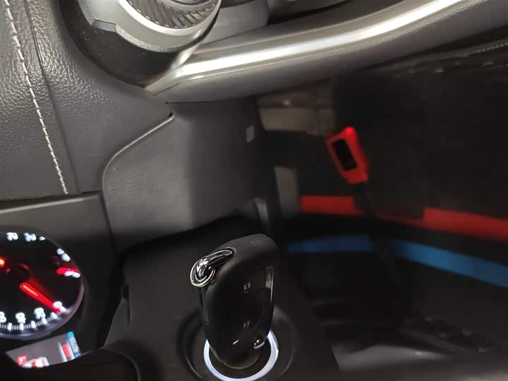 Фото 9 - Toyota RAV4