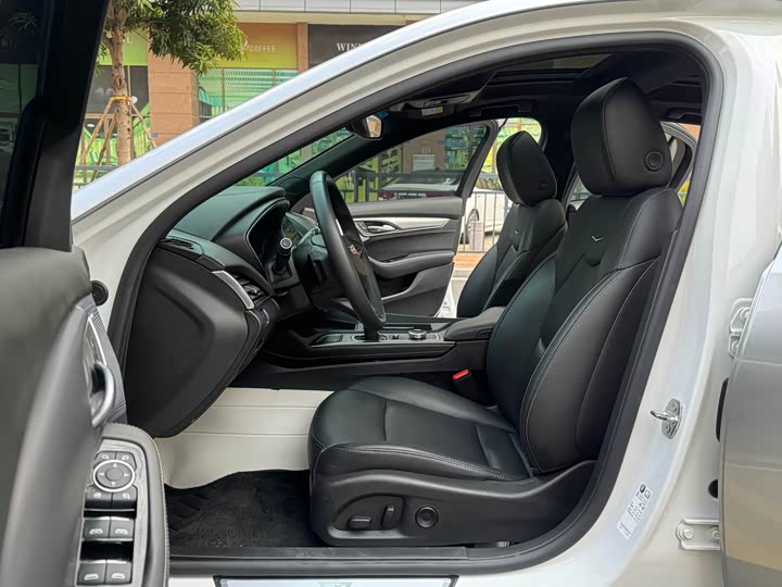 Фото 8 - Cadillac CT5