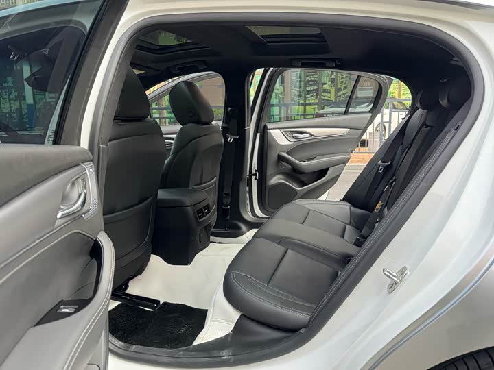 Фото 9 - Cadillac CT5