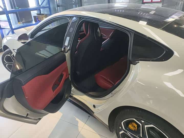 Фото 9 - Xiaomi SU7