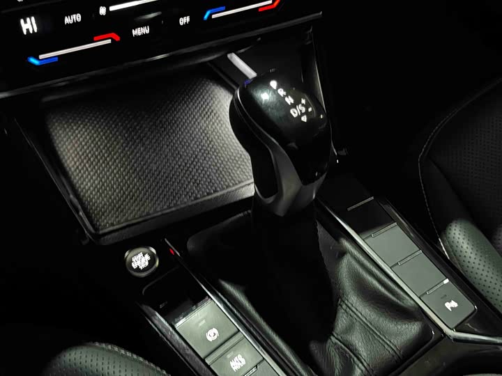 Фото 7 - Volkswagen Passat