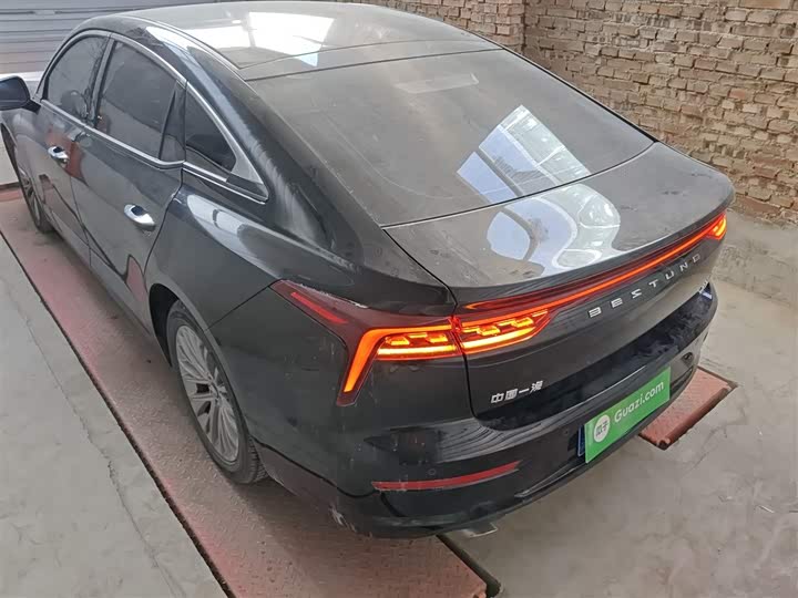 Фото 5 - Bestune B70