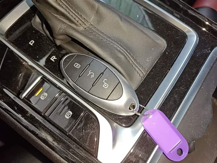 Фото 9 - Bestune B70