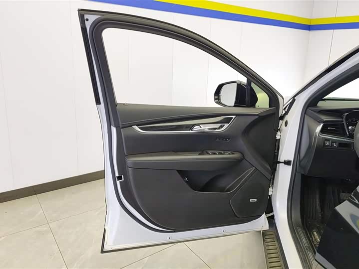 Фото 7 - Cadillac XT5