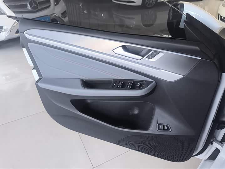 Фото 7 - Volkswagen Lamando L