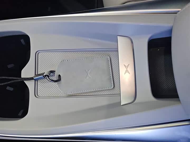 Фото 9 - XPeng Mona M03