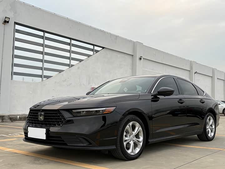 Фото 1 - Honda Accord