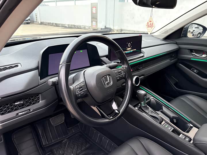 Фото 7 - Honda Accord