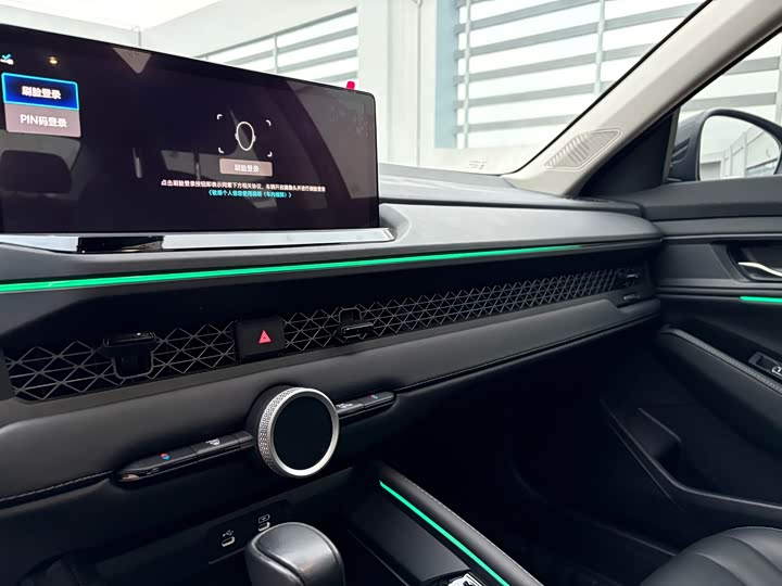 Фото 8 - Honda Accord