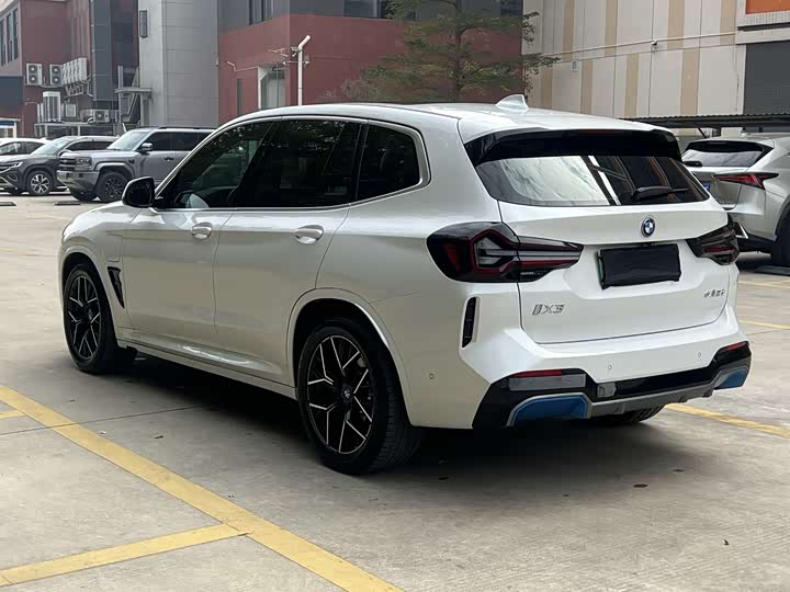 Фото 4 - BMW iX3