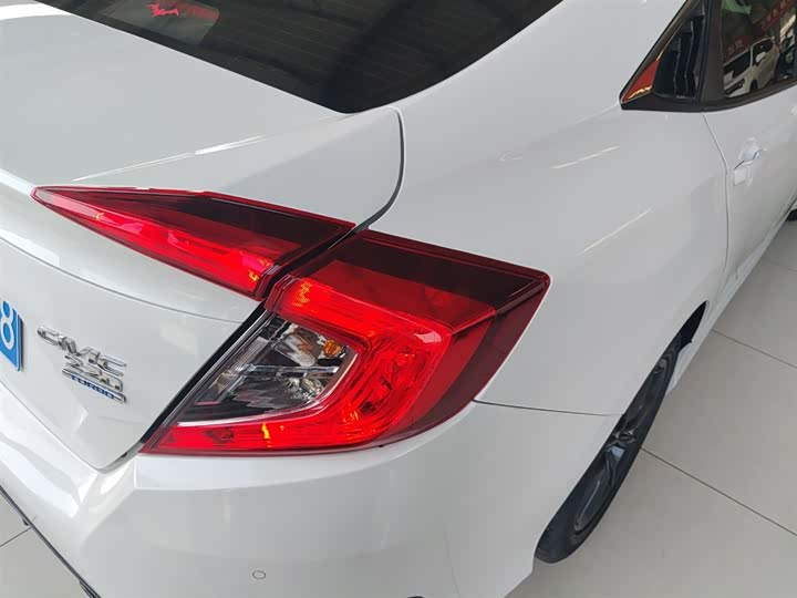 Фото 8 - Honda Civic