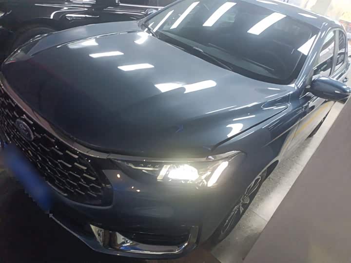 Фото 1 - Ford Escort