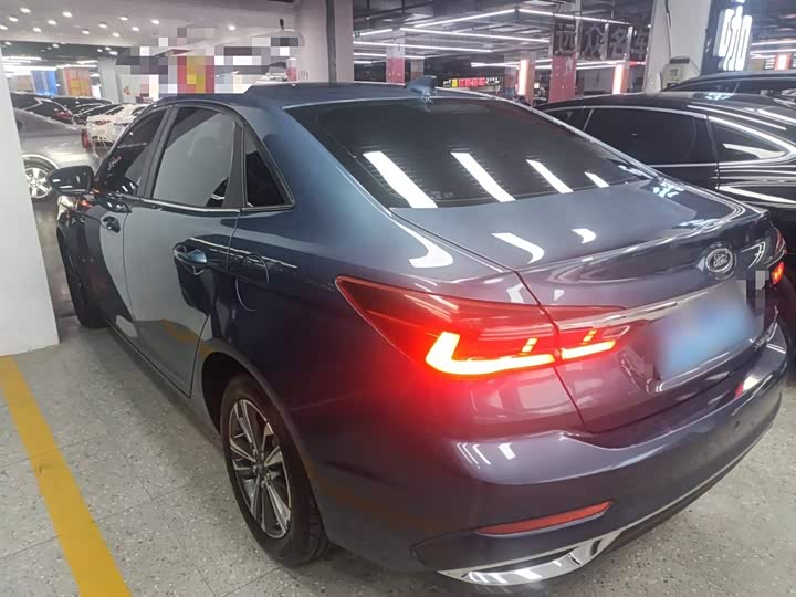 Фото 5 - Ford Escort