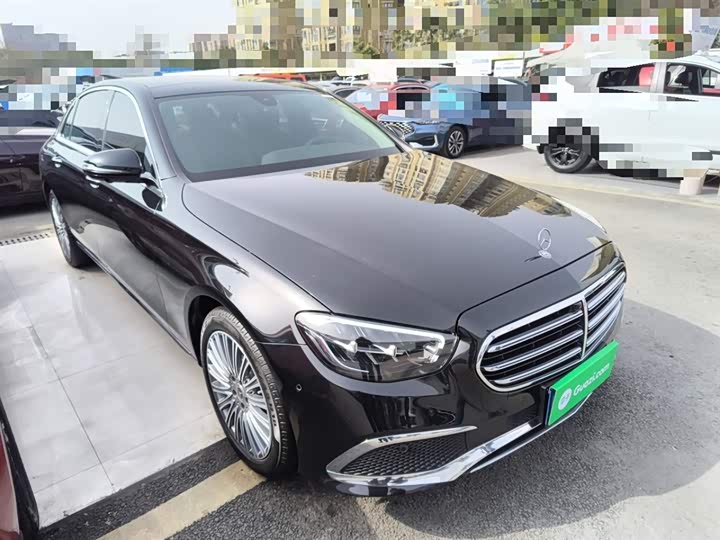 Фото 4 - Mercedes-Benz E-Class