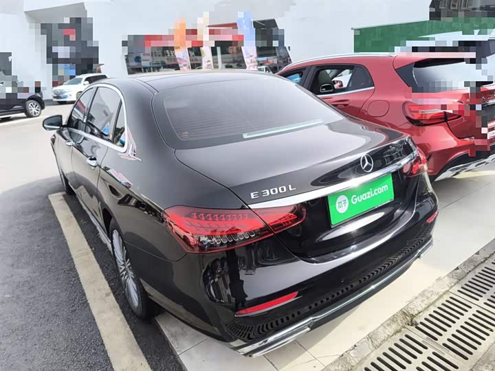 Фото 5 - Mercedes-Benz E-Class