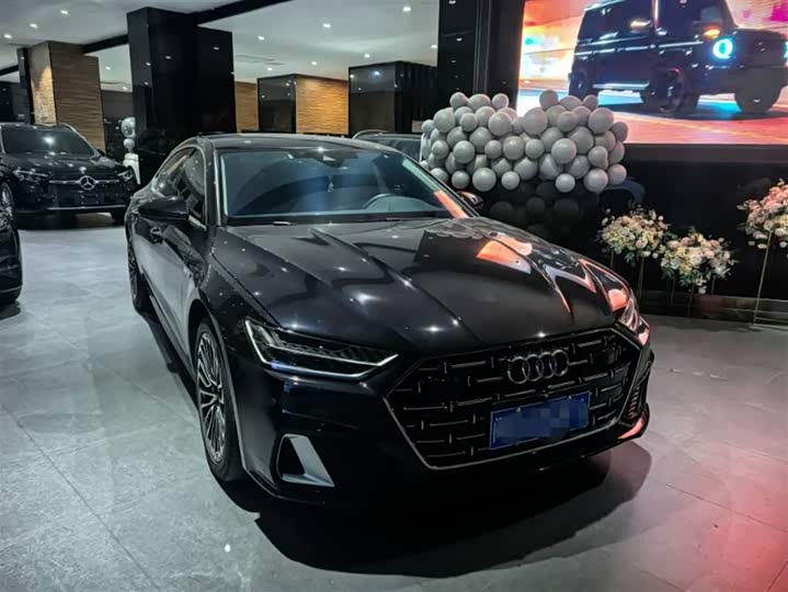 Фото 3 - Audi A7L