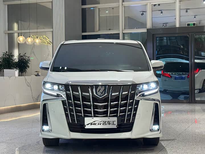 Фото 2 - Toyota Alphard