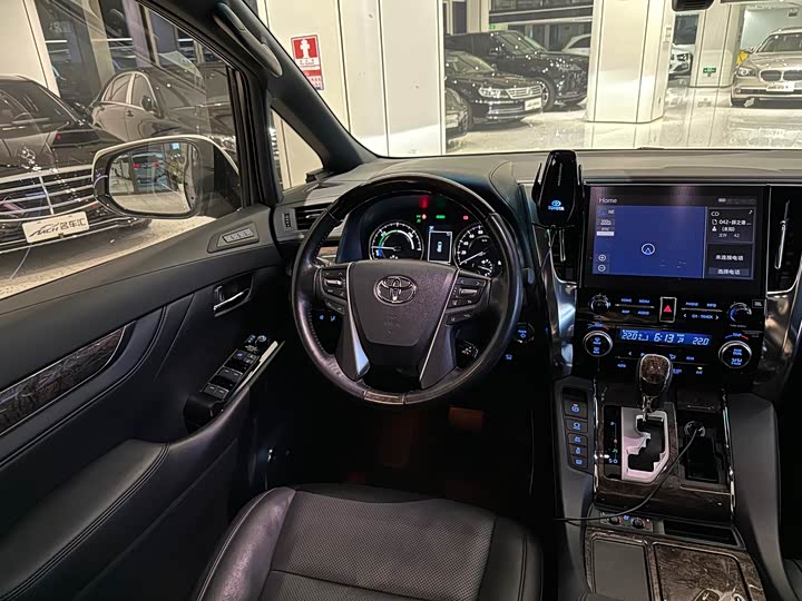 Фото 6 - Toyota Alphard