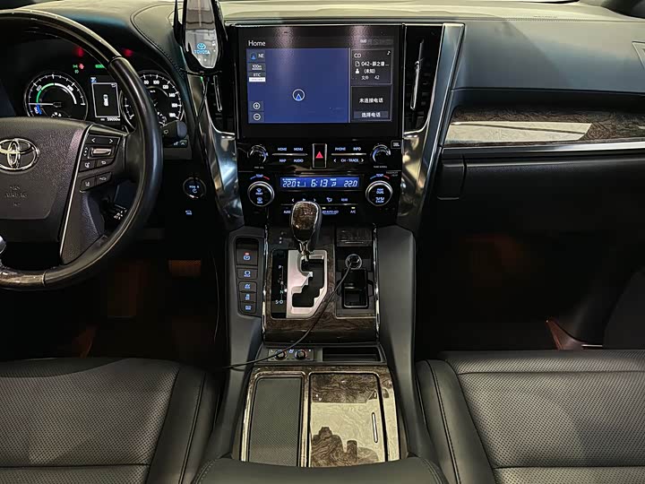 Фото 8 - Toyota Alphard