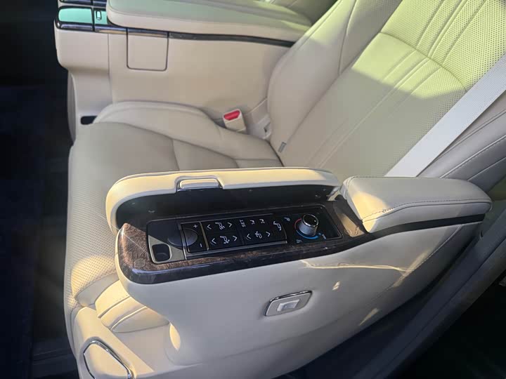 Фото 9 - Toyota Vellfire