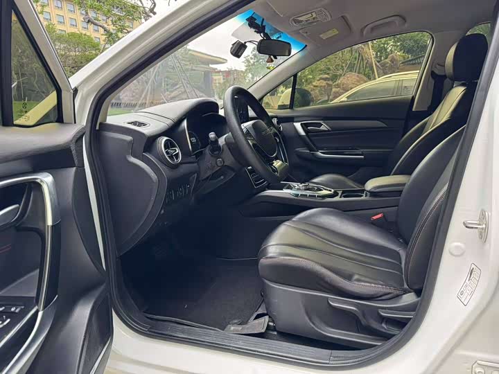 Фото 3 - Beijing EU5