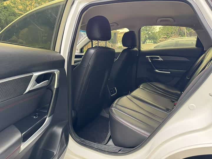 Фото 4 - Beijing EU5