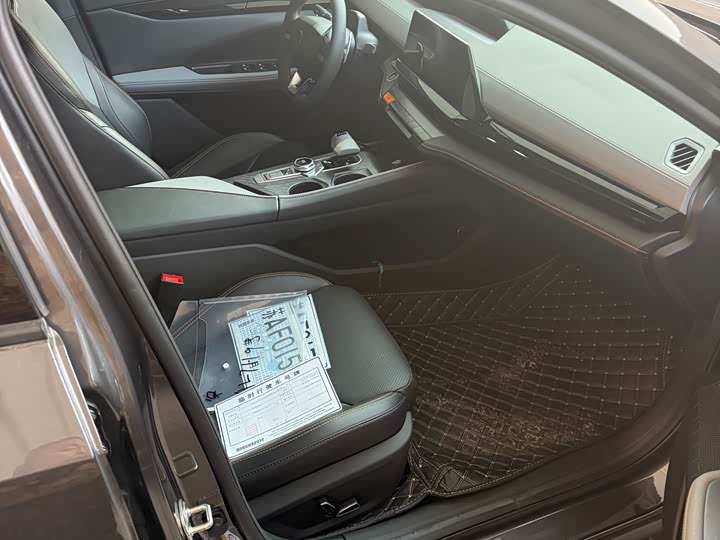 Фото 6 - Changan UNI-V