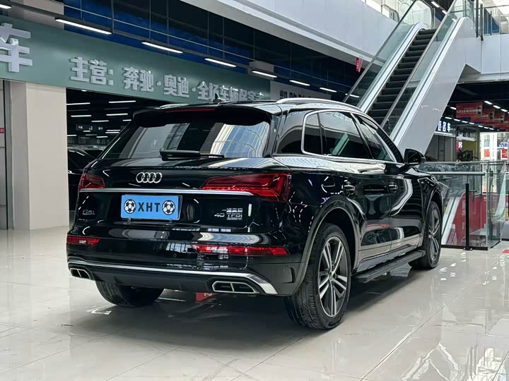 Фото 9 - Audi Q5L