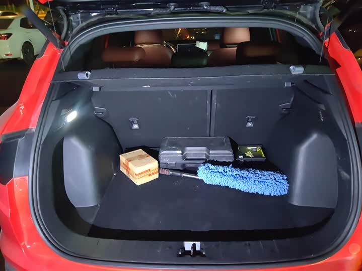 Фото 4 - Geely Coolray