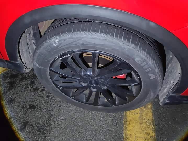 Фото 6 - Geely Coolray