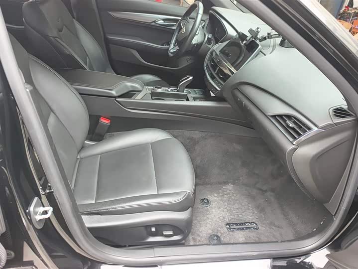 Фото 8 - Cadillac CT5