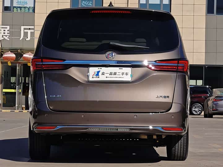 Фото 6 - Buick GL8 ES