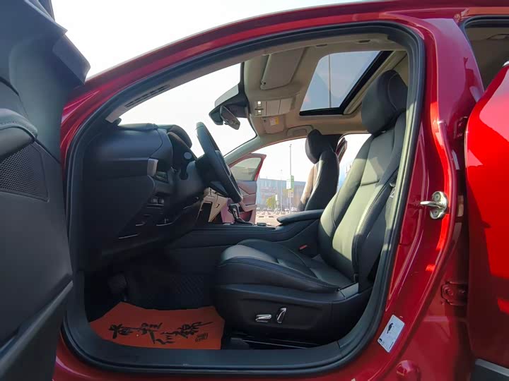 Фото 8 - Mazda CX-30