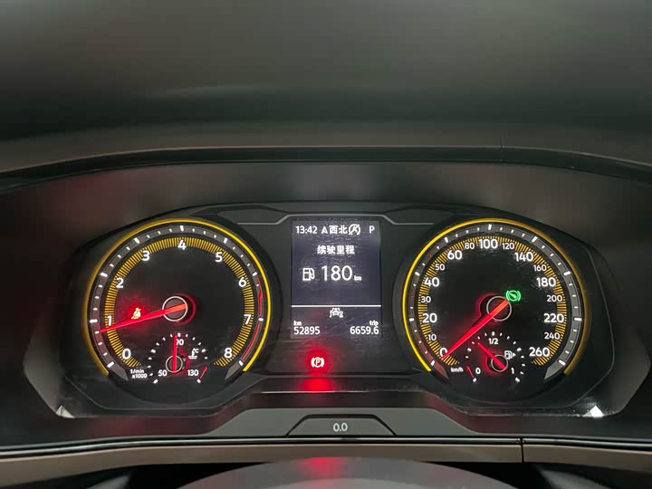 Фото 7 - Volkswagen Tharu