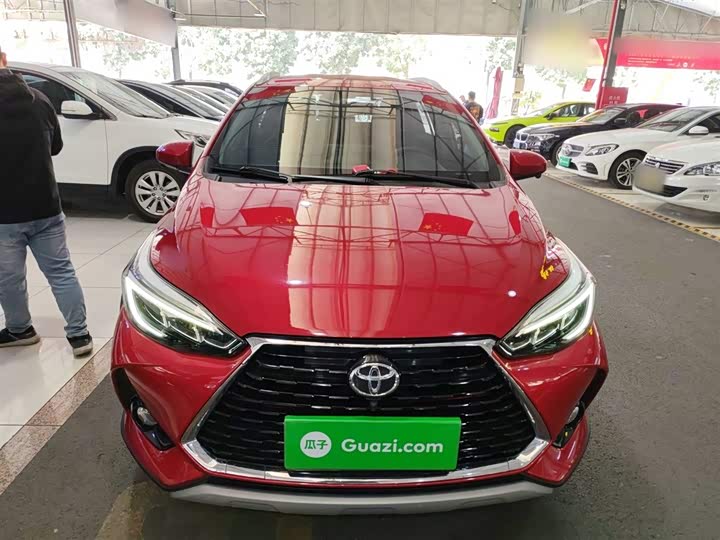 Фото 3 - Toyota Yaris L Hatchback