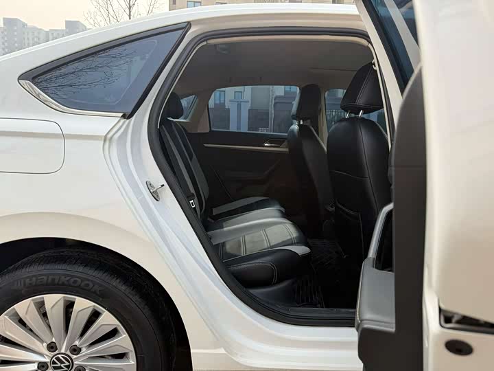 Фото 9 - Volkswagen Lavida