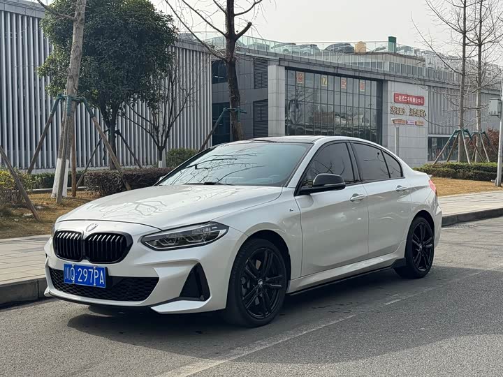 Фото 1 - BMW 1 Series