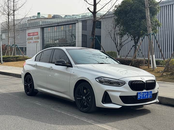 Фото 3 - BMW 1 Series