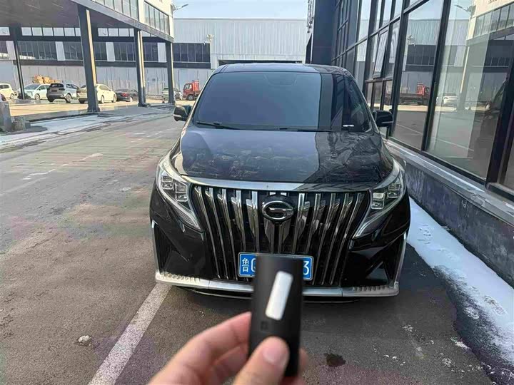 Фото 2 - GAC Trumpchi M8