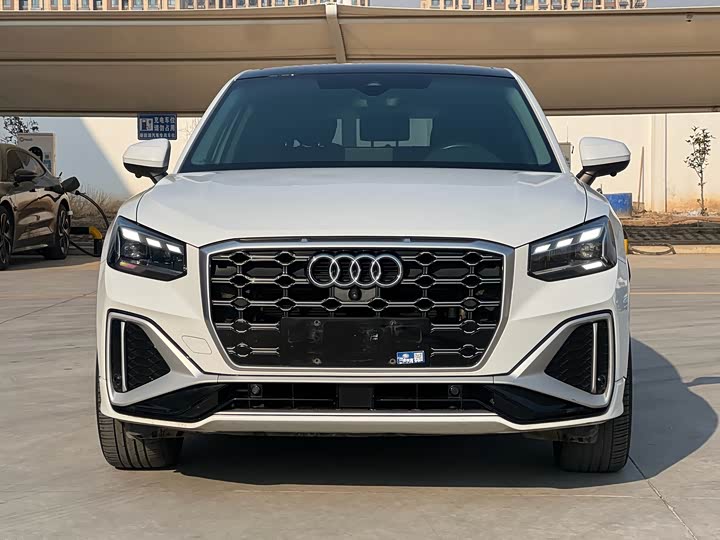 Фото 2 - Audi Q2L