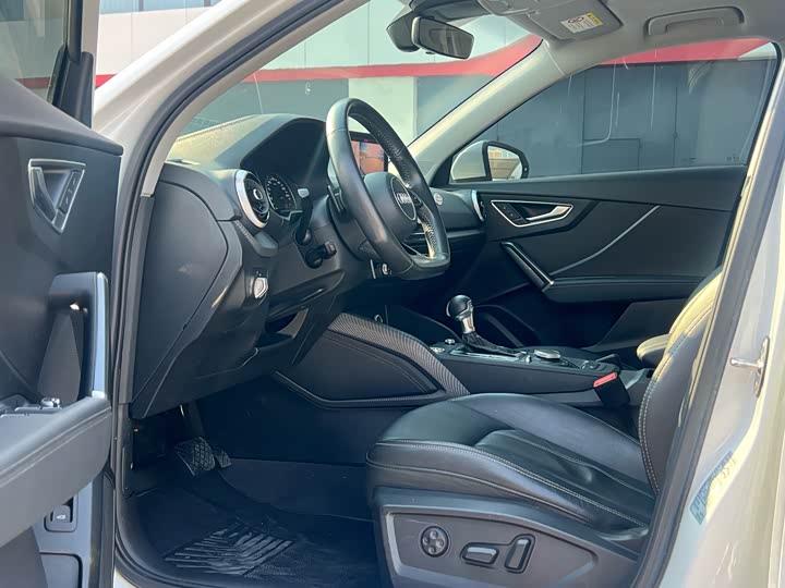 Фото 6 - Audi Q2L