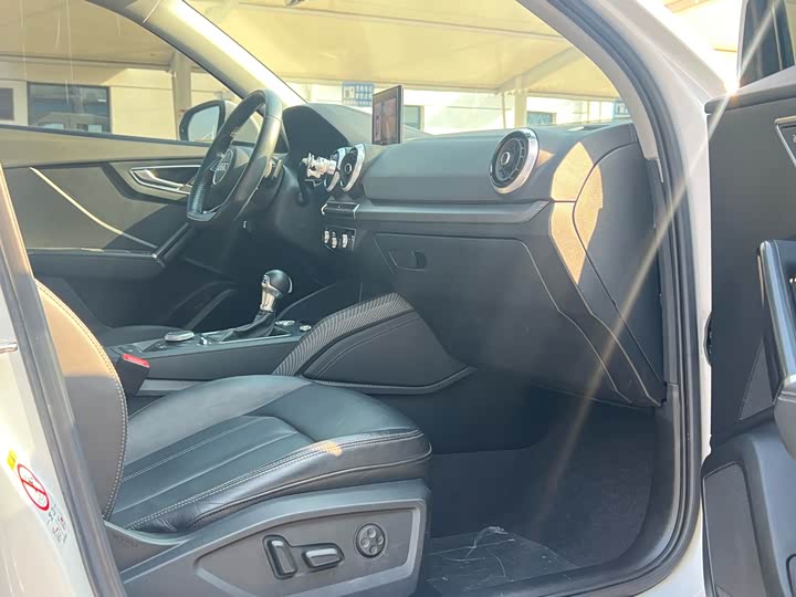 Фото 7 - Audi Q2L