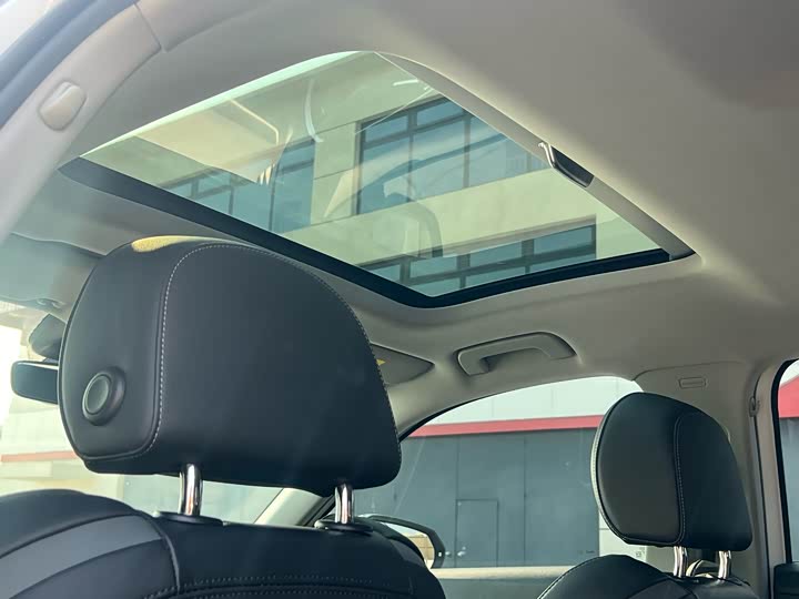 Фото 9 - Audi Q2L